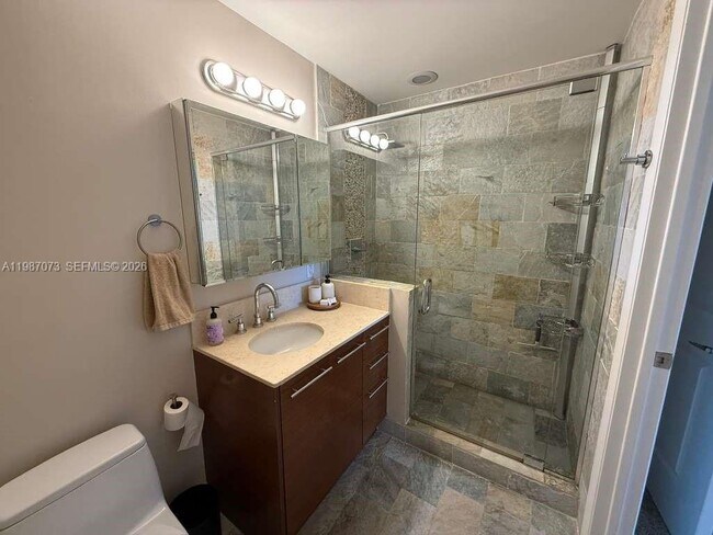 Building Photo - 2641 N Flamingo Rd