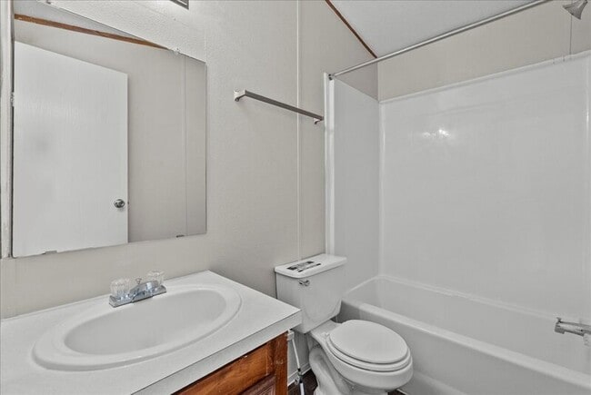 Building Photo - 5146 Martinique Calle