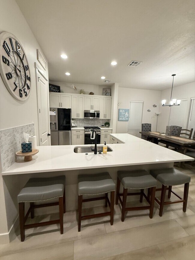 Building Photo - 663 Juniper Hill Dr
