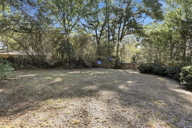 Building Photo - 4 Bedroom, 3 Bath House on 1 Acre in Fox Grove