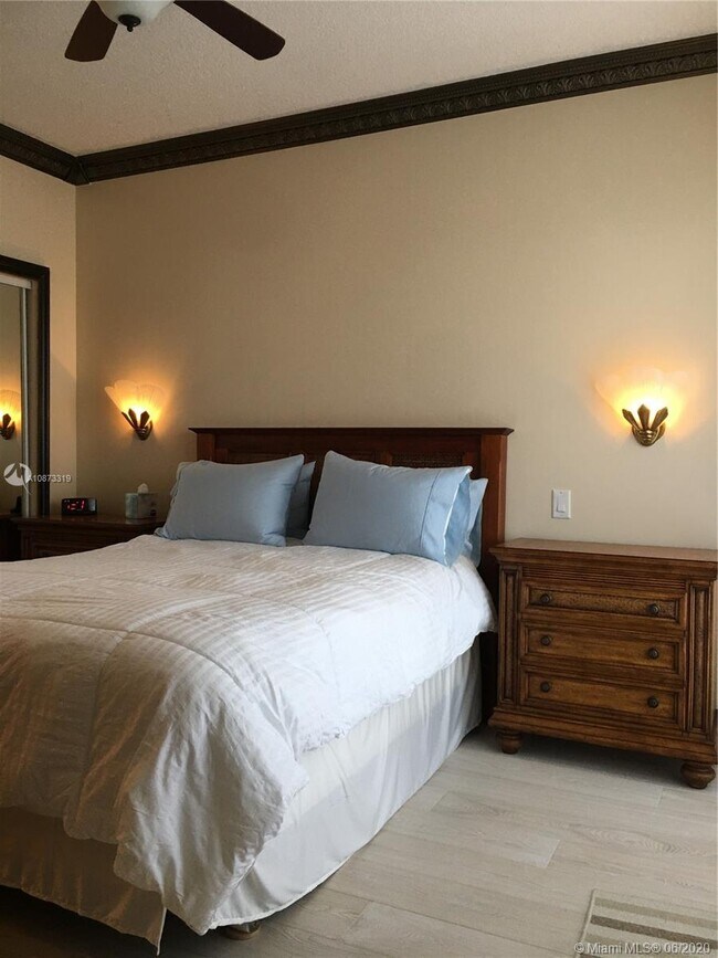 Building Photo - 100 S Birch Rd