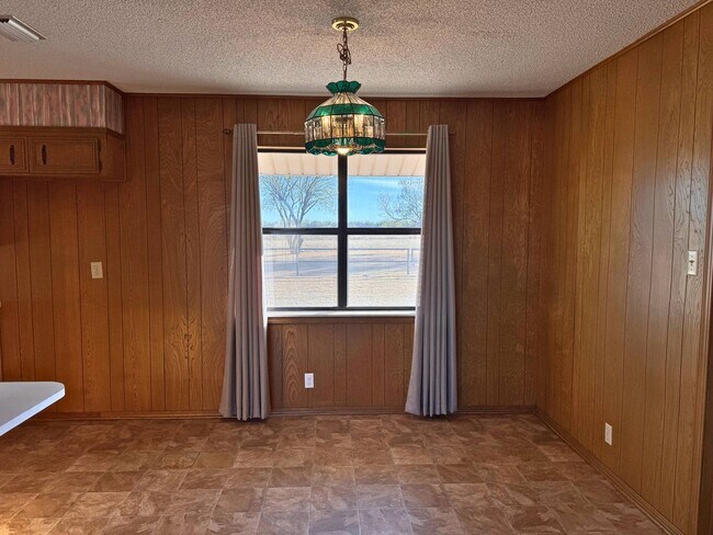 Building Photo - Unique 1 Bed 1 Bath In The Country!