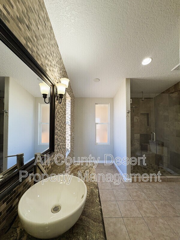 Building Photo - 43155 Portola Ave