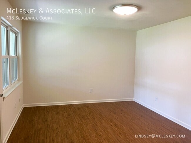 Building Photo - 418 Sedgewick Ct