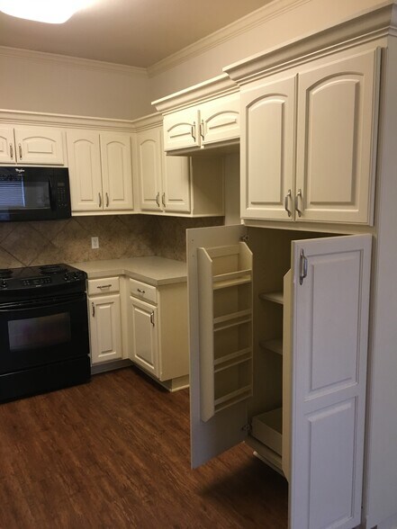 Building Photo - 6222 Ashton Ct