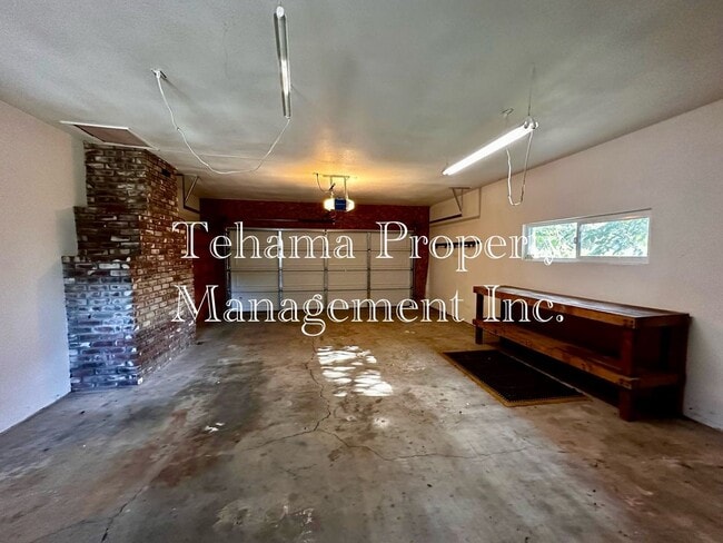 Building Photo - 3 Bedroom 1 Bath Home in Antelope Area