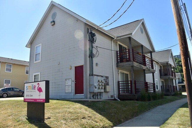 Interior Photo - 301 E Clark St