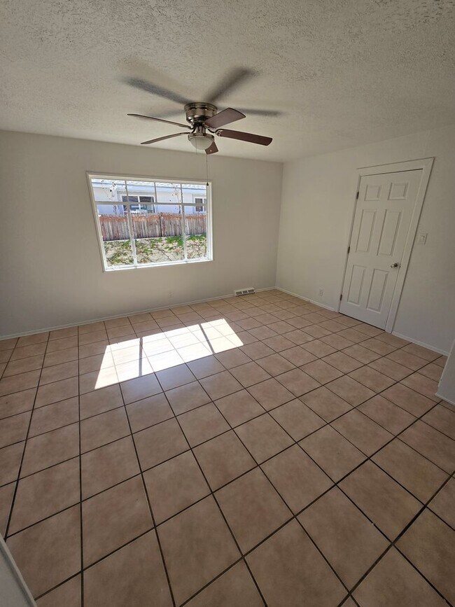 Building Photo - Nice size 4 Bedroom  2 Bath with 2 living ...