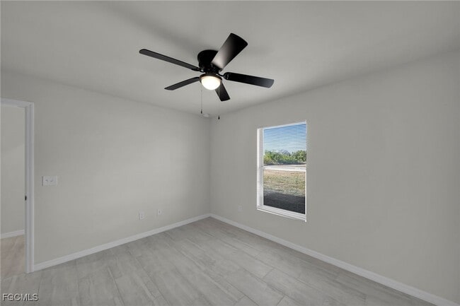 Building Photo - 1106 NE 11th Ave