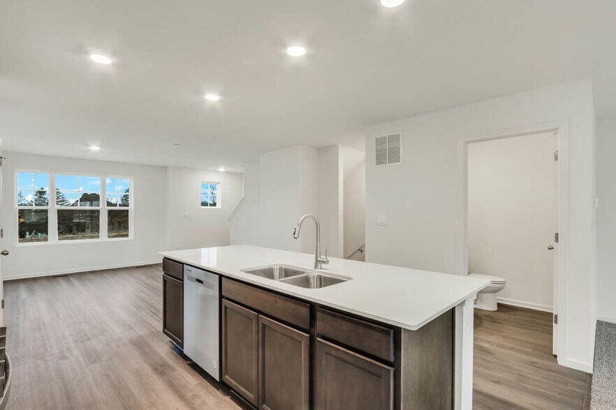 Building Photo - 370 Bridgeview Ct