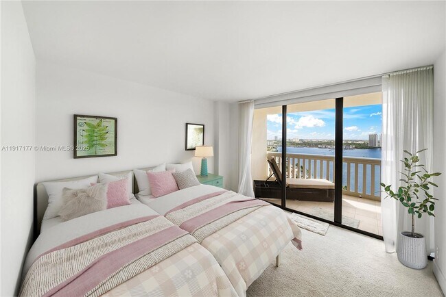 Building Photo - 1000 W Island Blvd