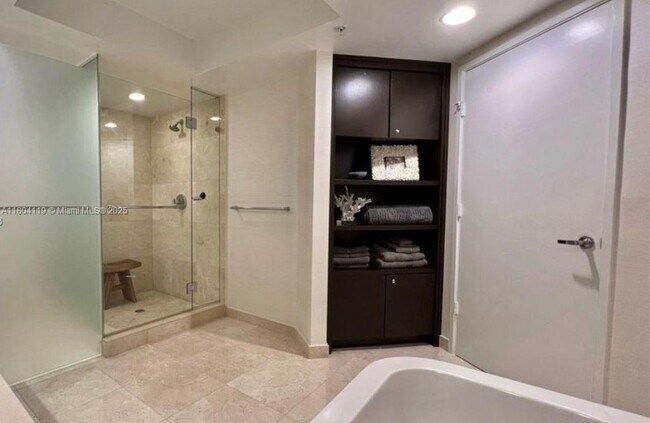 Building Photo - 250 Sunny Isles Blvd