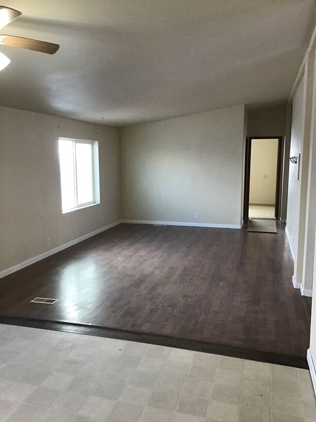 Building Photo - Horse Property - Four Bedroom Manufactu...