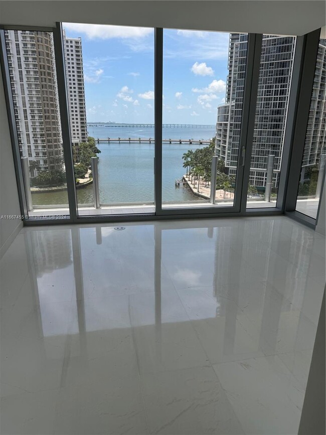 Building Photo - 300 Biscayne Blvd Way