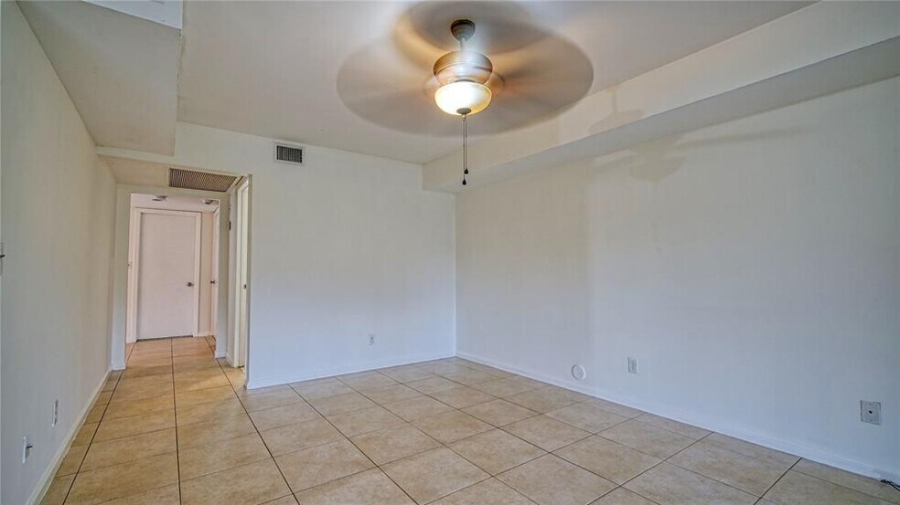 Building Photo - 11101 SW 15th Mnr