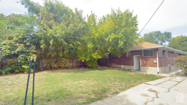 Building Photo - 452 Blaine Ave
