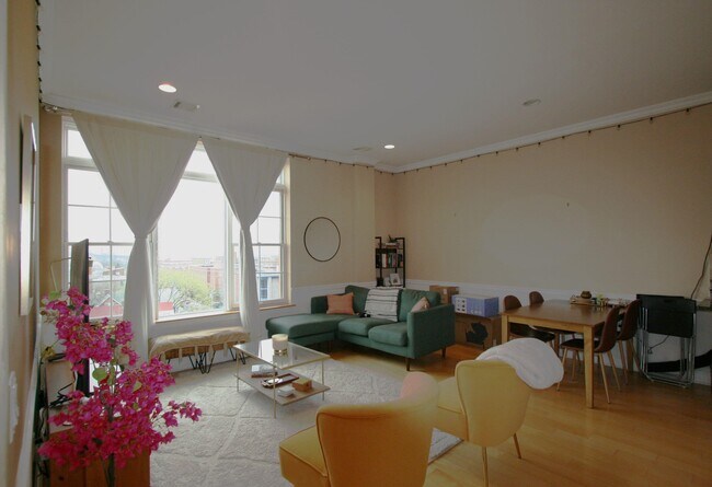 Building Photo - 769 Montgomery St