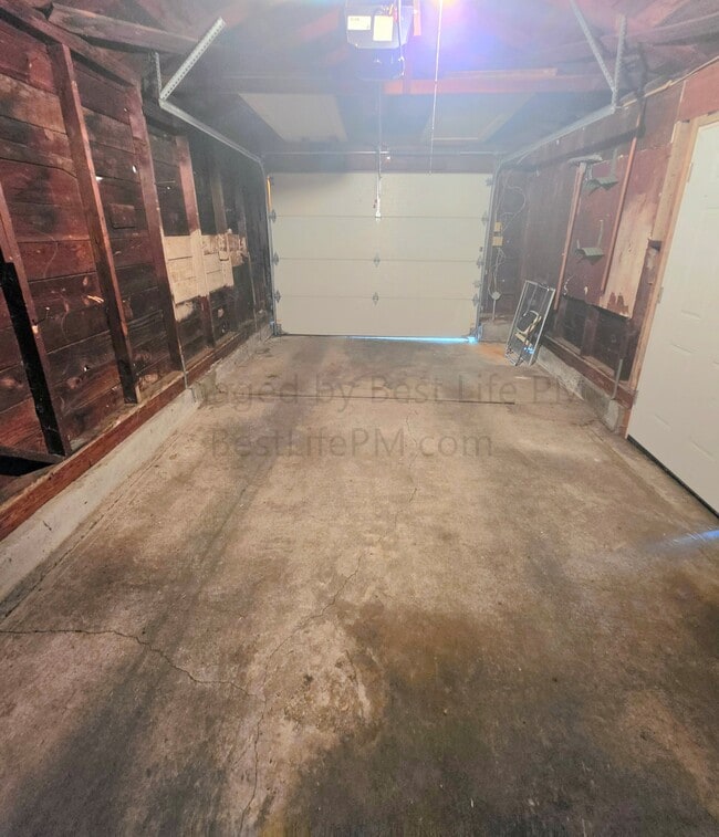 Building Photo - 4526 NE 77th Ave