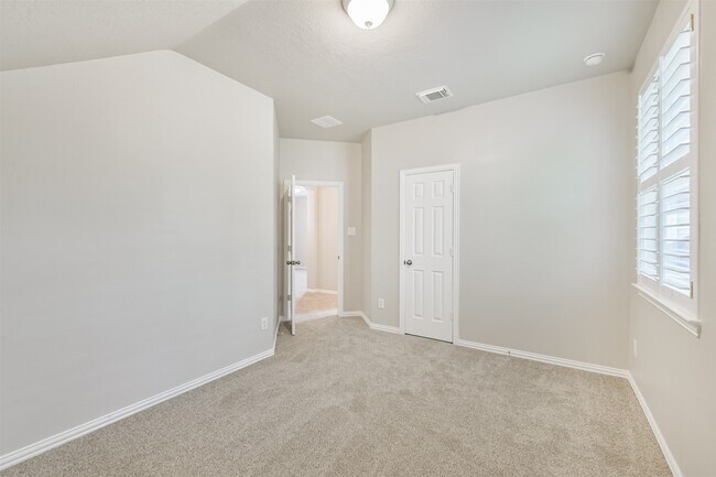 Building Photo - 6 Cordella Pl