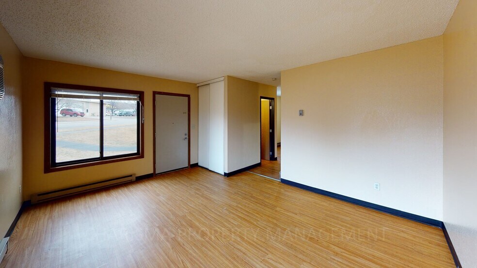 Building Photo - 2421 E Irwin St