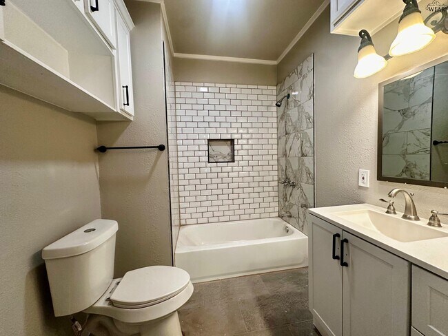 Building Photo - 1502 Fillmore St