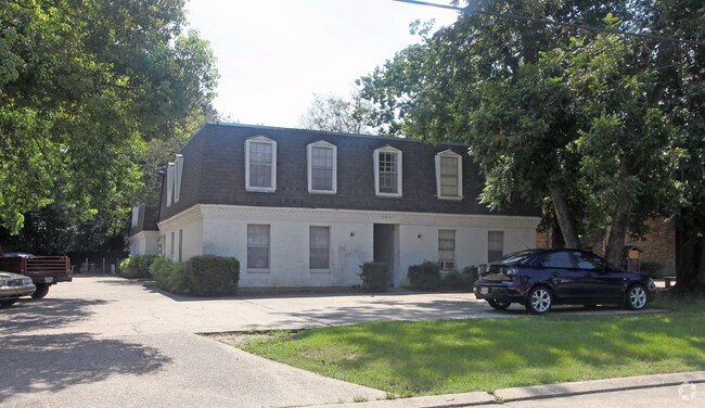 Primary Photo - 353 West Dr