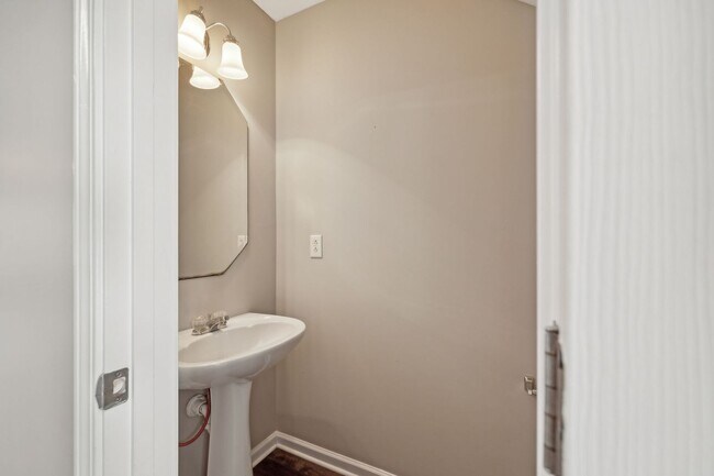 Building Photo - 118 Lancaster Gate Pl