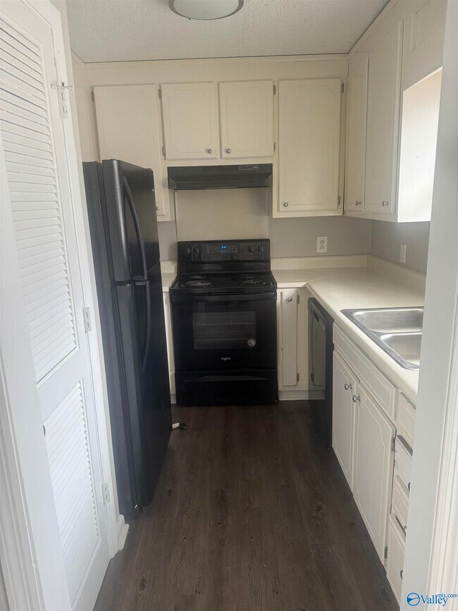 Building Photo - 1511 Halston Cir NW