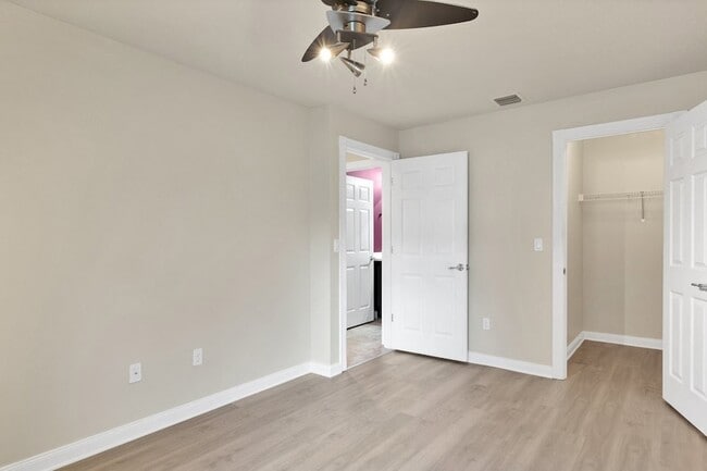 Building Photo - 4969 Corsica Square