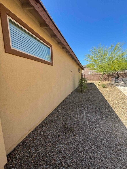 Building Photo - 4380 Cutter Ln