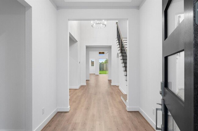 Building Photo - 26915 Longwood Ledge Ln