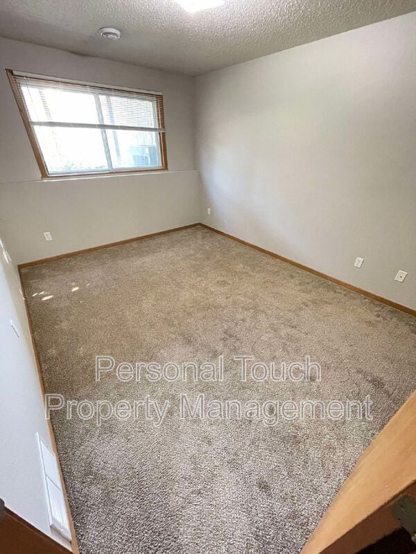 Building Photo - 2510 Amber Valley Ct S