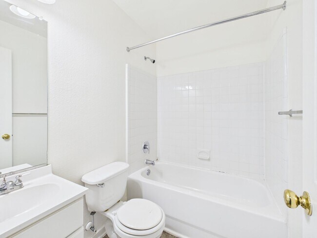 Building Photo - 3510 E Richmond Rd