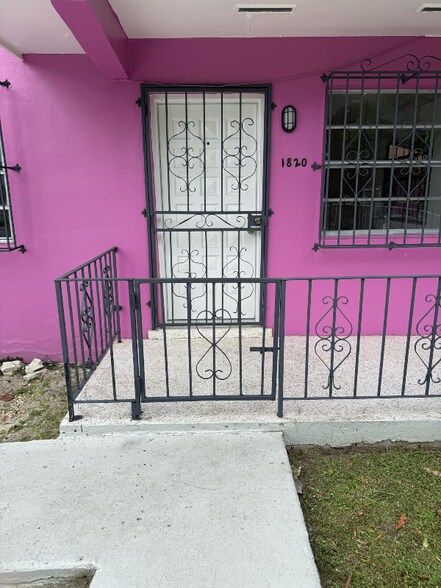 Primary Photo - 1820 NW 34th St