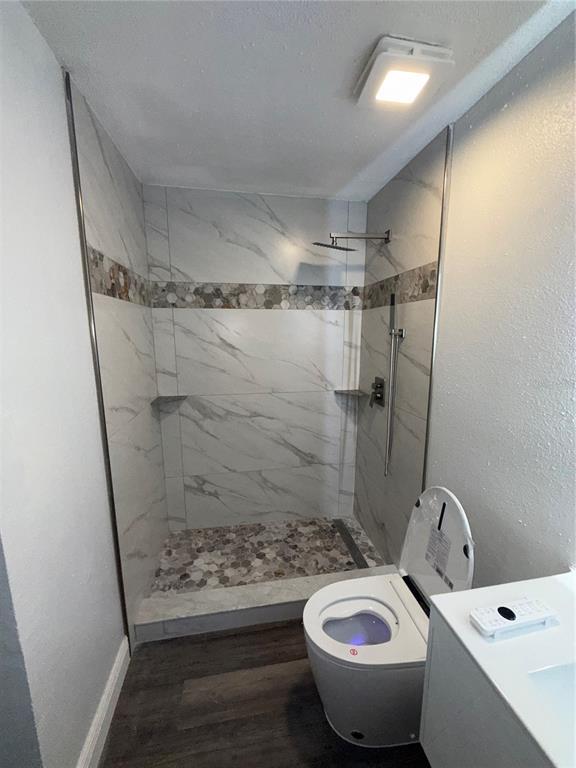 Building Photo - 9481 Highland Oak Dr