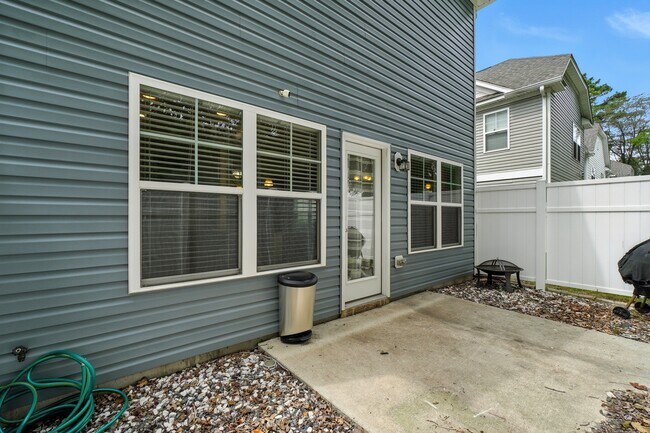 Building Photo - 5440 Safe Harbour Way