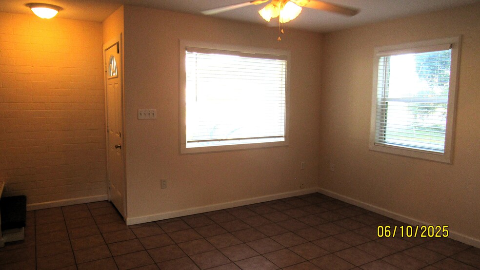 LIVING ROOM 3 - 134 St John Ave