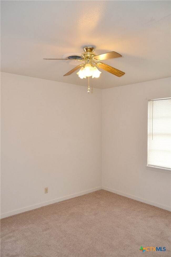 Building Photo - 1323 Gardenia Ave