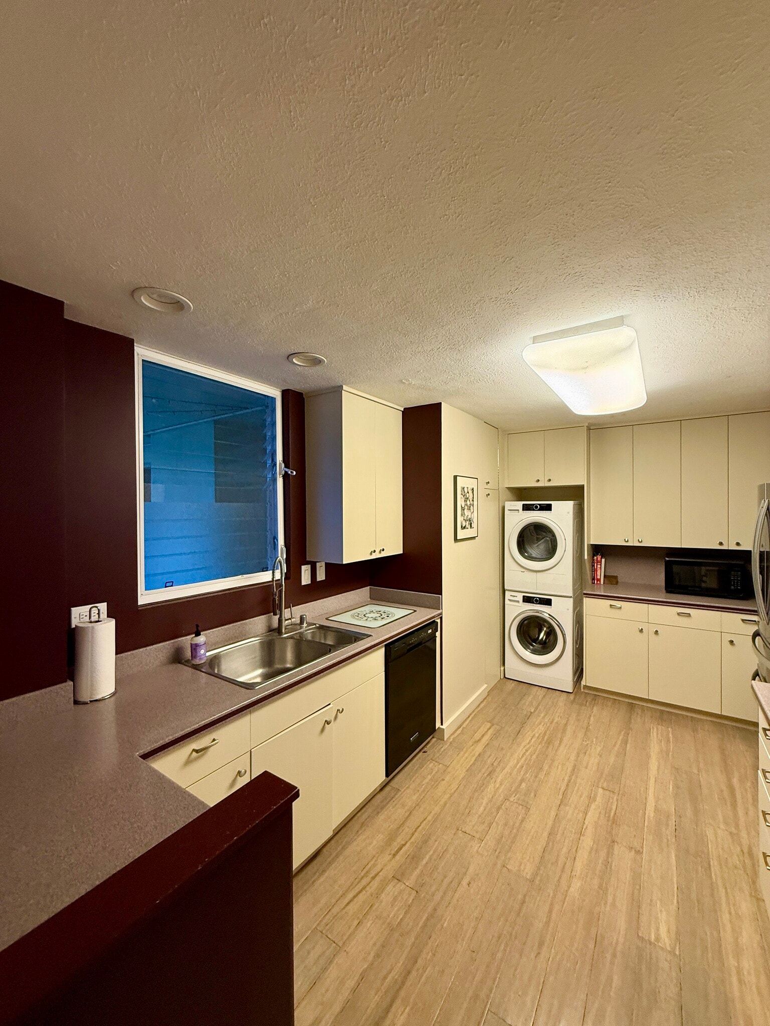 Building Photo - 14 Aulike St