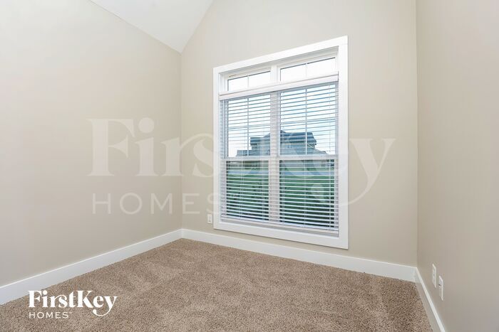 Building Photo - 708 Jersey Dr