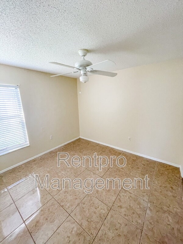 Building Photo - 5604 35th Ct E