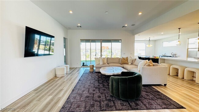 Building Photo - 9836 Starlight Ridge Ave