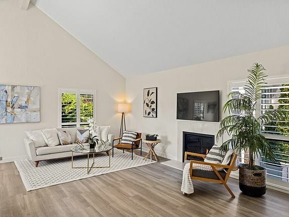 Building Photo - 4000 Rio Rd