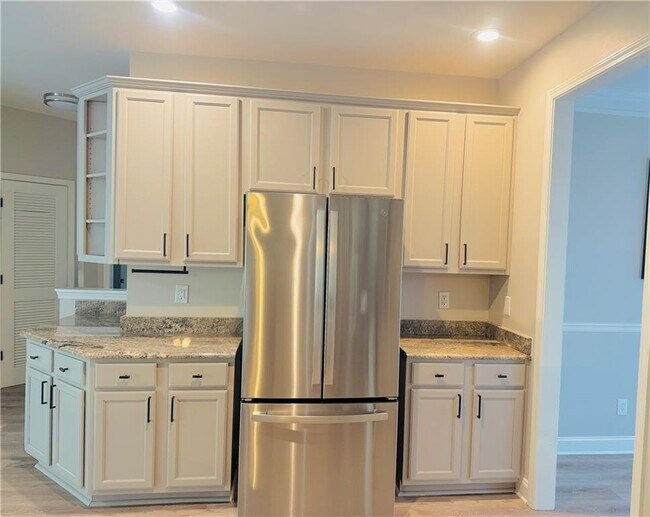Building Photo - 2887 Montview Dr SW