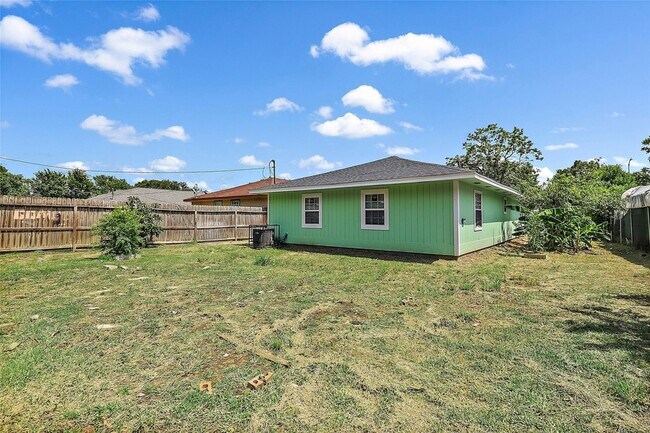 Building Photo - 243 Georgia St