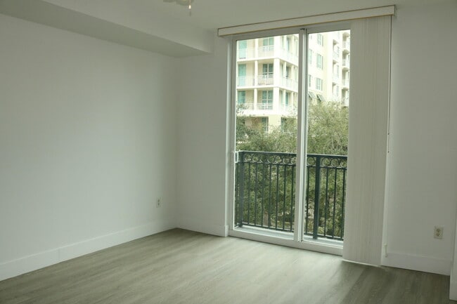 Building Photo - 600 S Dixie Hwy