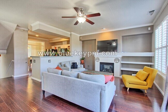 Building Photo - 3 Bed, 2.5 Bath Townhome in Hillsboro Near Quatama Park and Intel's Ronler Acres Campus