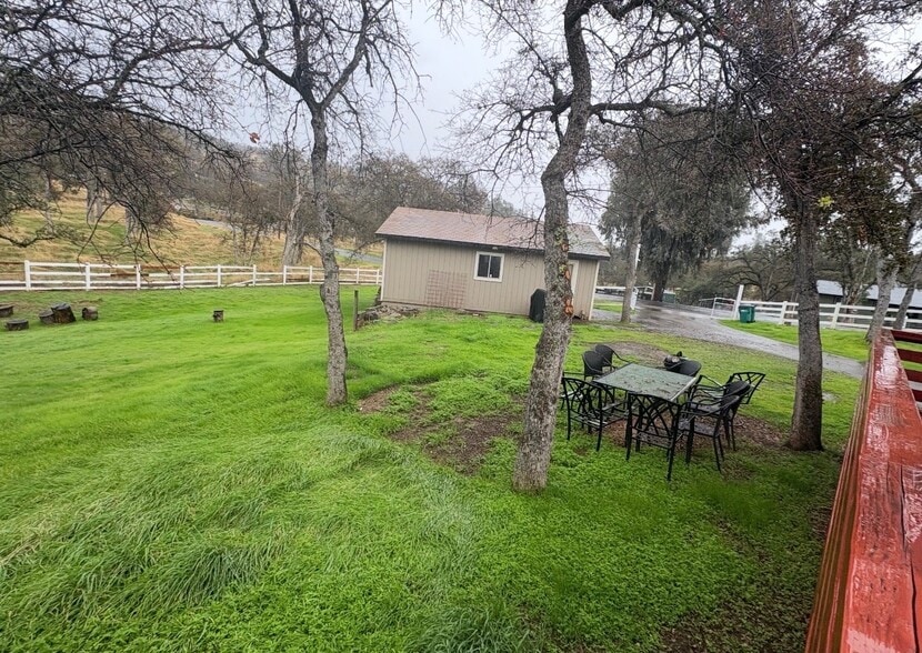 Building Photo - 13600 Pino Ct