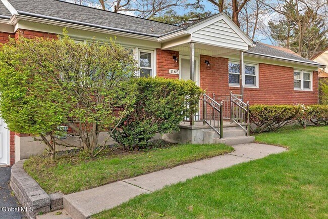 Building Photo - 1165 Cresse Ave