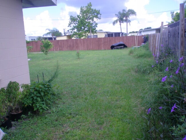 Building Photo - Newly renovated 2 bedroom duplex in Braden...